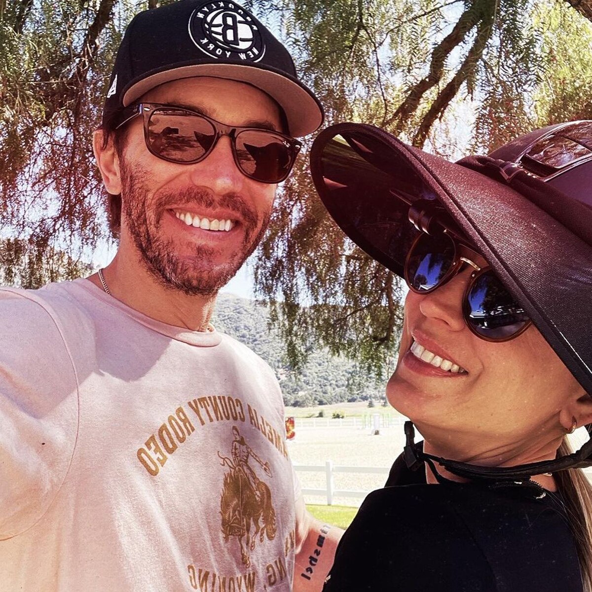 Kaley Cuoco, Tom Pelphrey