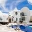 Ecomm: Airbnb Spring Break Stays and experiences